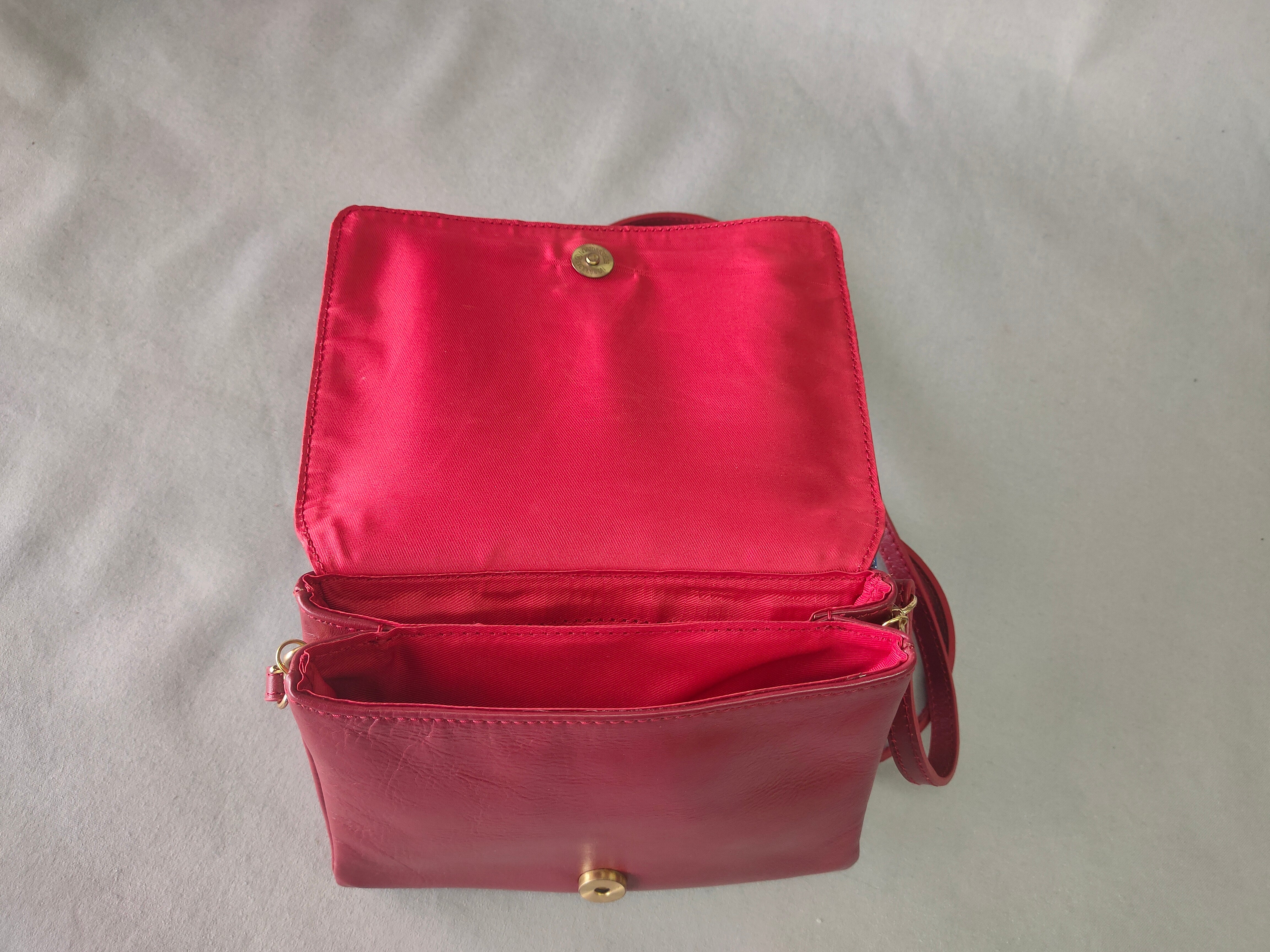 Emelda sling bag veg red