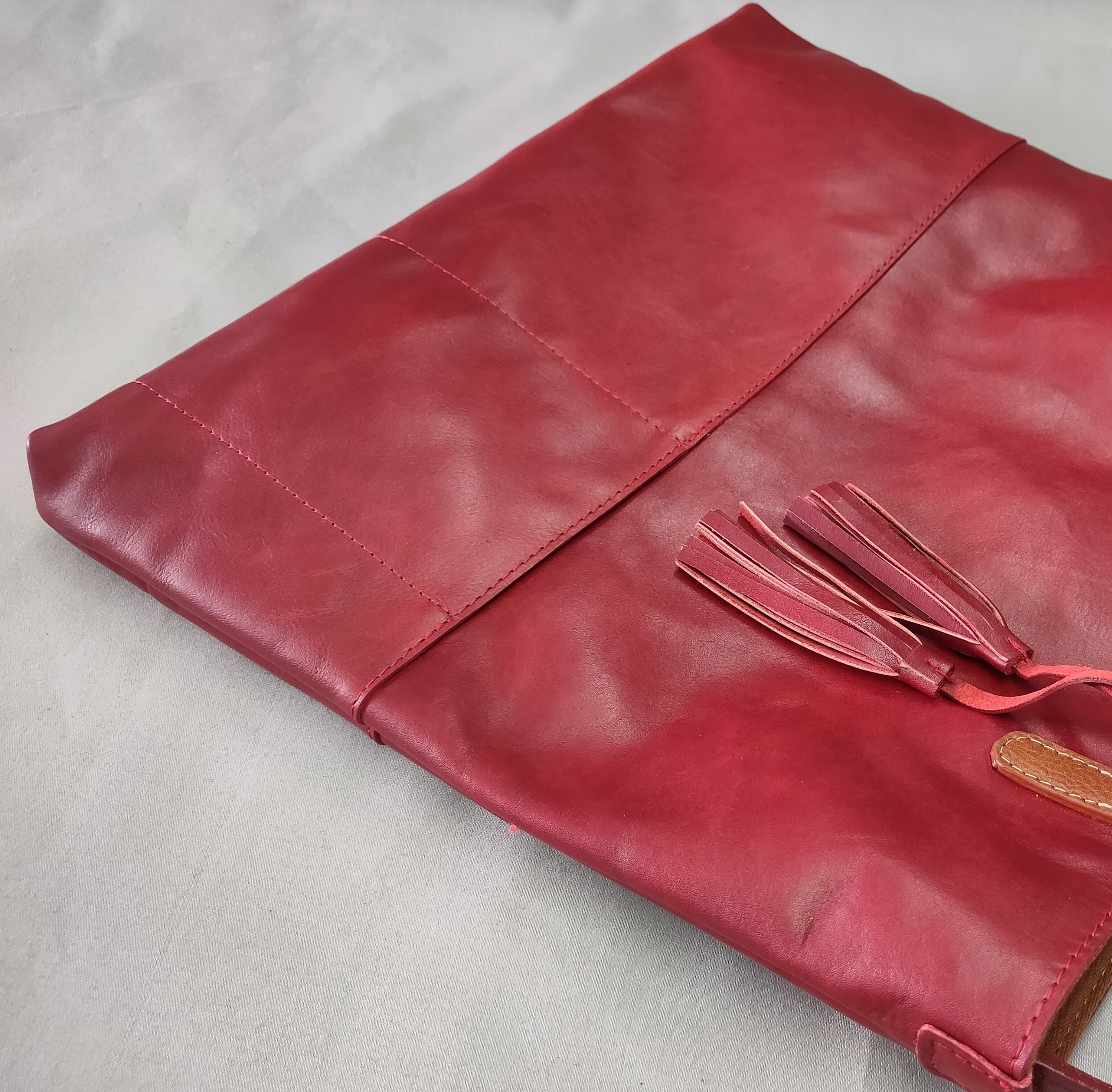 Isola shoulder bag vachata red